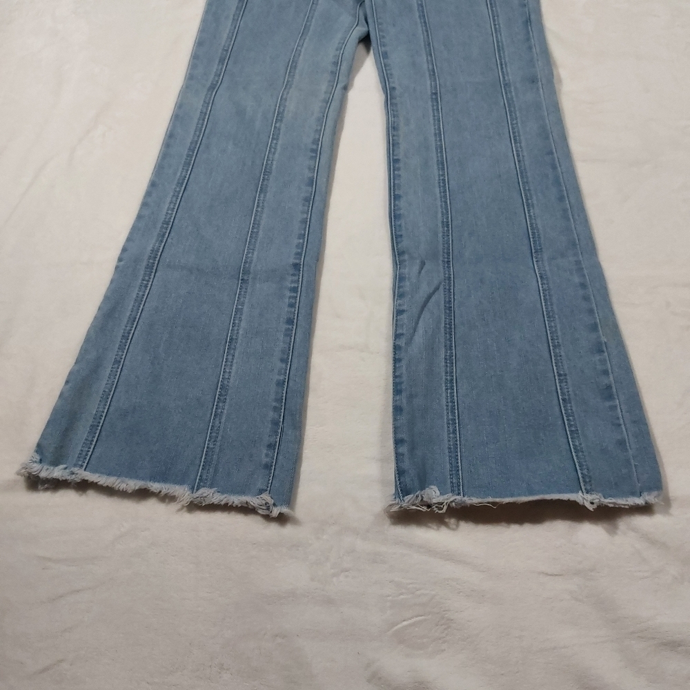 LISTICLE WOMEN'S FLARE RAW HEM DENIM BLUE JEANS SIZE SMALL - Picture 2 of 12